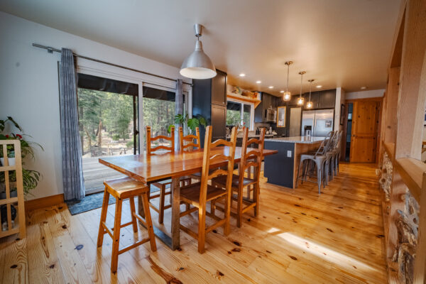 beaumount-basecamp-dining-room