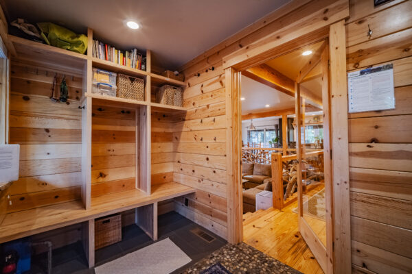 beaumount-basecamp-mudroom